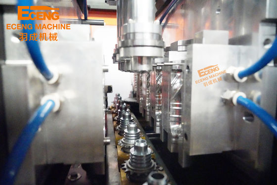 Bebida plástica de la CDS del jugo del agua del estiramiento de la máquina de 4 cavidades que sopla de la botella automática llena del ANIMAL DOMÉSTICO