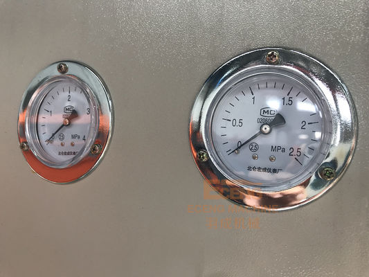 Cavidades semi autos 2800BPH de la máquina 4 del moldeo por insuflación de aire comprimido de la botella de aceite del animal doméstico