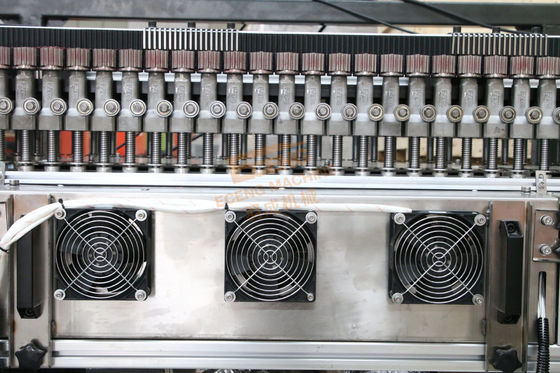Ocho botella plástica de alto rendimiento automática de la máquina 16000 BPH del moldeo por insuflación de aire comprimido del animal doméstico de Cavitys