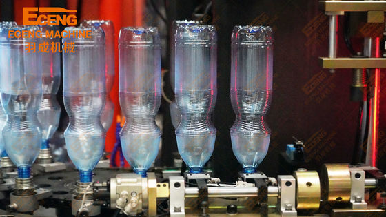 Máquina 4cavity del moldeo por insuflación de aire comprimido del animal doméstico del estiramiento de Eceng Q6000 para la línea mineral de la botella de agua