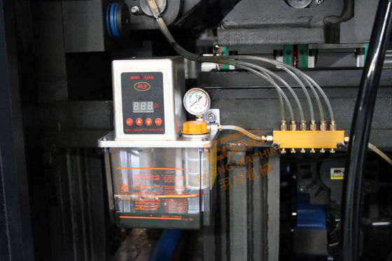 Máquina K12 del moldeo por insuflación de aire comprimido de 12 cavidades completamente automática con 26000BPH para las botellas del ANIMAL DOMÉSTICO