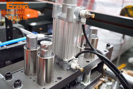 Máquina 6000BPH del moldeo por insuflación de aire comprimido del ANIMAL DOMÉSTICO de 4 cavidades para la cadena de producción mineral de la botella de agua