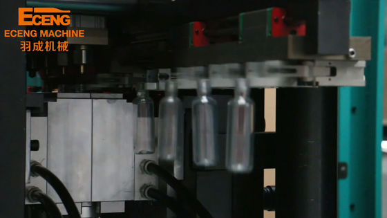 máquina los 5.5*1.8*1.9m del moldeo por insuflación de aire comprimido del estiramiento de la cavidad de 380V 50HZ 6