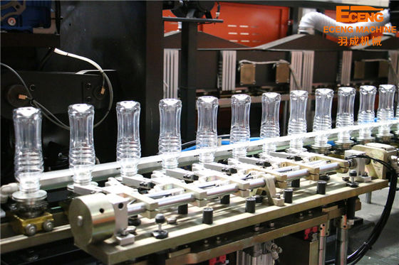 Moldeo por insuflación de aire comprimido 3750kg del moldeo por insuflación de aire comprimido de 6 cavidades del estiramiento completamente automático de la máquina