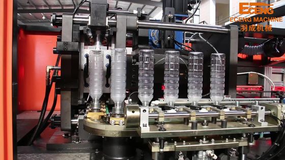 ACARICIE la botella de agua mineral de 4 cavidades que hace la máquina los 4.5*1.6*1.9m